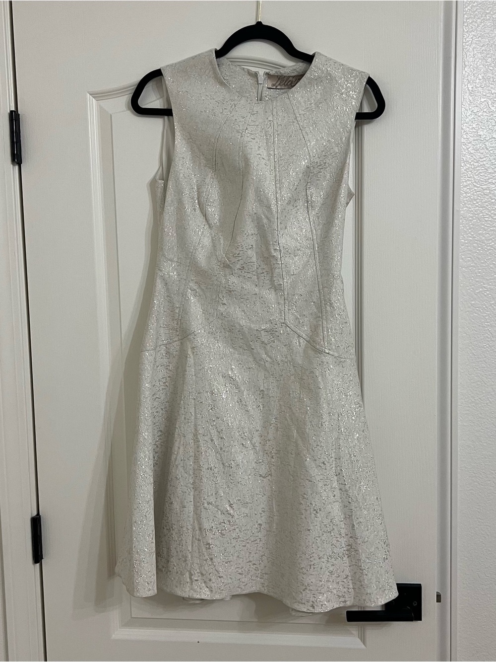 Lela Rose Silver-White Sleeveless Sheath Dress